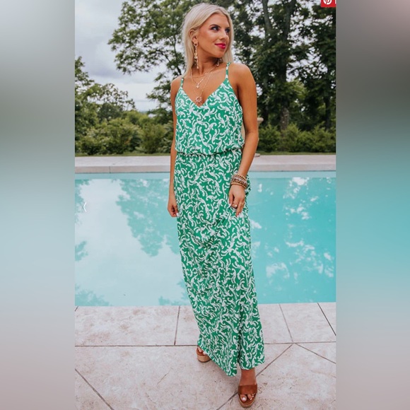 Impressions Dresses & Skirts - Kelly green Bungalow Maxi dress by Impressions